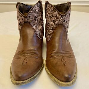 Very Volatile Los Angeles Women’s Western Ankle Boots – Size 7.5
